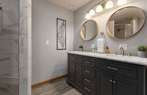 Upscale Lakefront Home w Dock & Kayaks - Photo 36