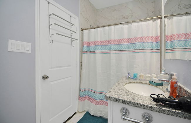 Cozy Retreat Near NRG Stadium, Free parking, Wi Fi - Foto 77