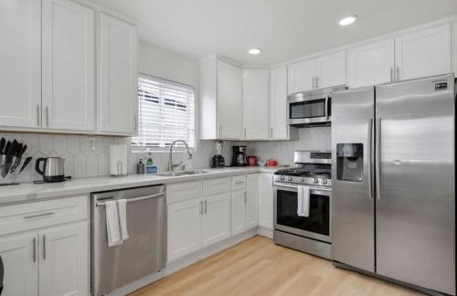 Modern Elegance- Big Group - Games - Sleeps 10 - Photo 10