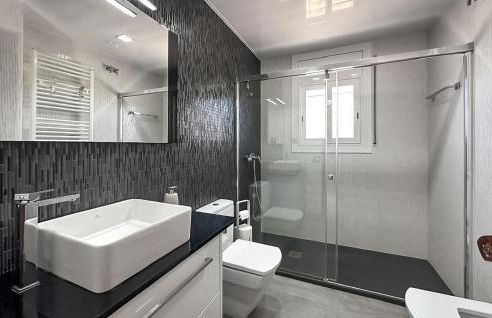 4 Bedroom Lovely Home In Creixell - Foto 14