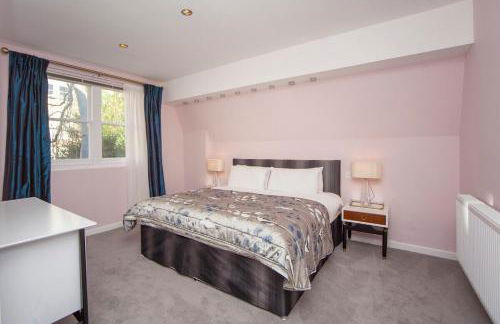 Spacious Georgian Coach House with Parking - Foto 12