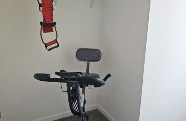 Friends & Family Suburban Retreat - Foto 29