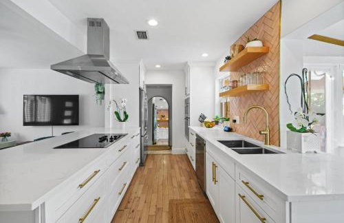 Sunny Vista by Rove Travel - Heated Pool & Firepit - Foto 13