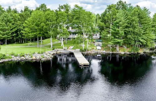 Gorgeous Cottage with Hot-tub and Games in Beaver Cove, Maine - Foto 19