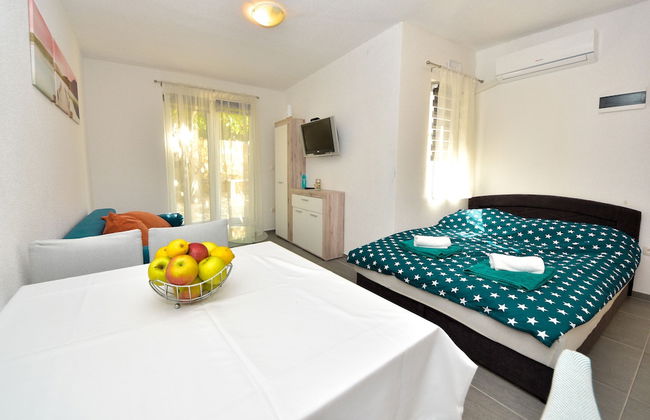 Apartmani Robi i Kristina - Photo 40