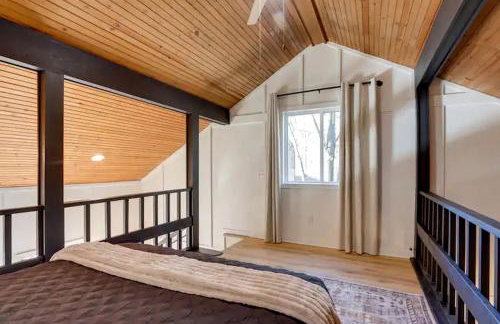 Peaceful Woodland Cabin with Screened Porch & Arcade Near Siloam Springs City Lake, Gentry, AR - Foto 18