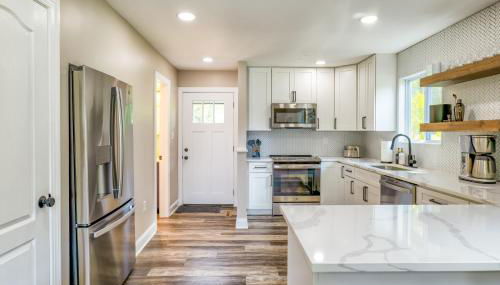 River Refresh - Waterfront with Spa on Placid Bay Luxury Vacation Rental by B Michaels Escapes - Foto 4, stove