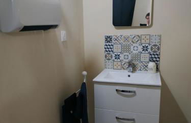 Studio à Le Boulou centre ville- pour 2 - petit prix- Juillet-aout réservation d'1 semaine minimum-check in 17-19h - Foto 11