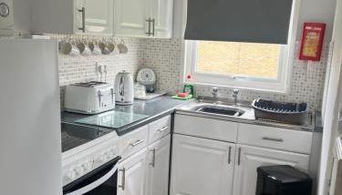 Dragon Chalet 1 , 155 Sunbeach Holiday Village, Scratby - Foto 5, minibar