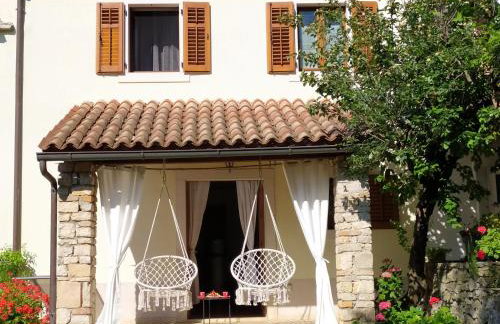 Apartment PARENZANA, little row HOUSE with big green yard in central Istria - Foto 1