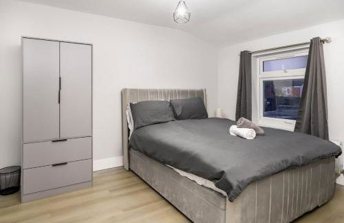 Luxe 5-bedroom House with Hot Tub, Pool table & Football Table - Foto 15