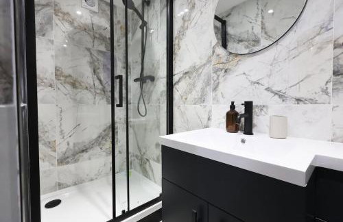 Chic 2 Bed Flat near Central Cardiff - Photo 21