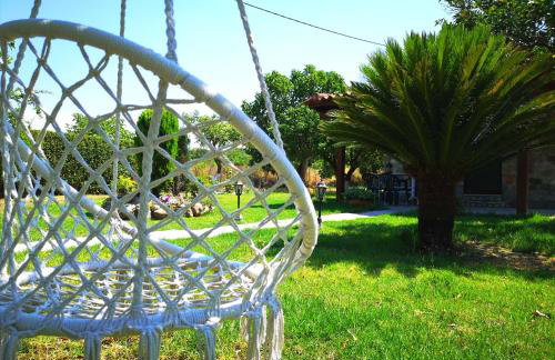 Patras stonehouse with large yard - Πέτρινο σπίτι με αυλή - Foto 7