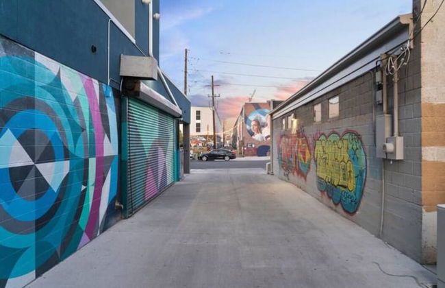 Graffiti & Skyline | RiNo Art Lofts - Foto 29