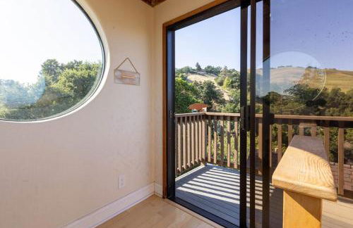 Relax and Rejuvenate- Lafayette Treehouse with Cave Spa, Waterfall, and Incredible Views - Foto 26