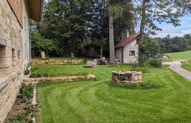 Altkreut Festenhof, Linde und Kastanie, 2 große FeWos für Gruppen bis 19 Personen ruhig und naturnah, 60 Min von München - Foto 28