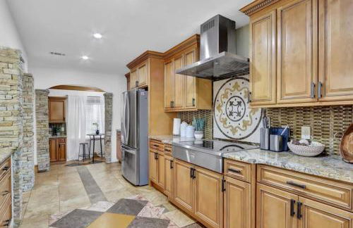 Big 6BR,4BA Home w 10-Car Parking for CrewsGrps - Foto 13