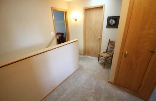 Five Bedroom Colonial Style Home - Foto 11