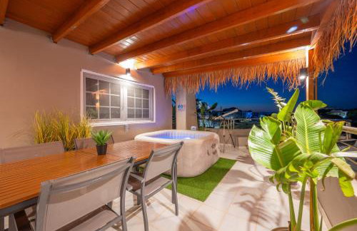 Coral Paradise Luxury Modern Family Villa with Jacuzzi, Pool View & Parking in Rhodes Island - Foto 14