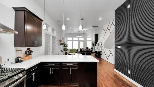 AMAZING ROOFTOP! DOWNTOWN SKYLINE VIEWS!!! SLEEPS 15 - Foto 4