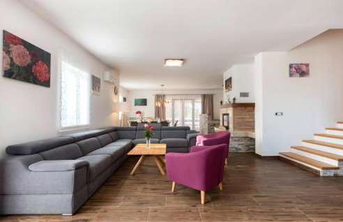 Gorgeous Home In Krmed With Wifi - Foto 2