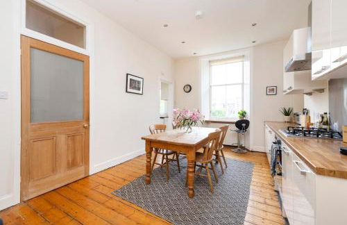 Tasteful 1-bedroom Apartment near Edinburgh Meadows - Foto 13