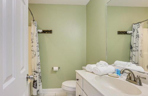 4 Mi to Beaches: St Simons Island Escape w/ Patio! - Photo 18