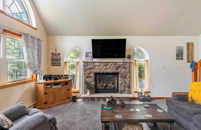 The Nest at Brier Crest by Avantstay Game Room, Expansive Deck & Fire Pit - Photo 24