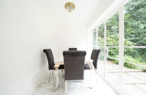 House on the Hill - Photo 18