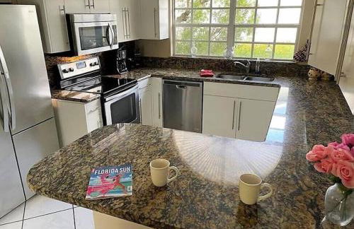 The Yellow Home amazing lake view - Foto 35