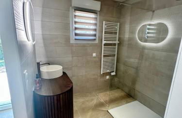 Maison neuve, cadre apaisant,jacuzzi et piscine - Foto 16