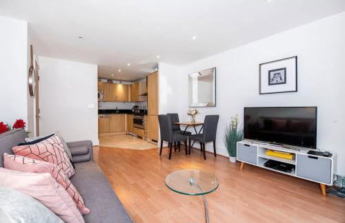 Central 2 bed with Large Terrace - Photo 20
