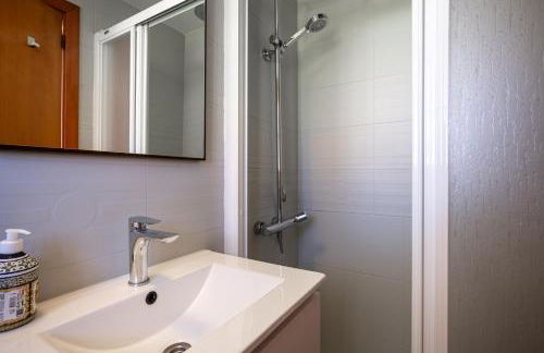 AT148 Frente la playa, jardín privado, vistas mar - Foto 16