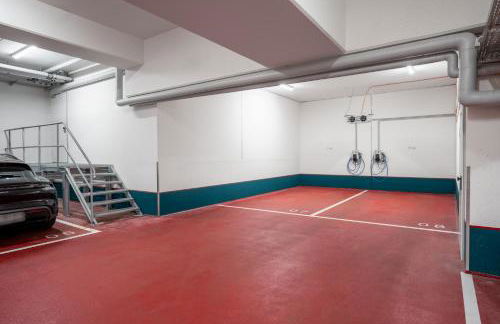 CLS Moderne City-Wohnung Hamburg Tiefgarage, Klimaanlage, Free-TV, 65 Zoll Smart-TV, E-Laden, Balkon, Parken, Nespresso Maschine inklusive Kapseln, Blick über Hamburg, Cafe im Haus, Bus gegenüber, Flex Check In - Foto 16