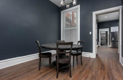 Flats on Front - Riverfront Gem Fast Wi-Fi 1F - Foto 23