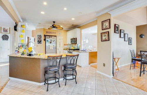 Theater and Game Room at Trenton Area Home - Foto 6