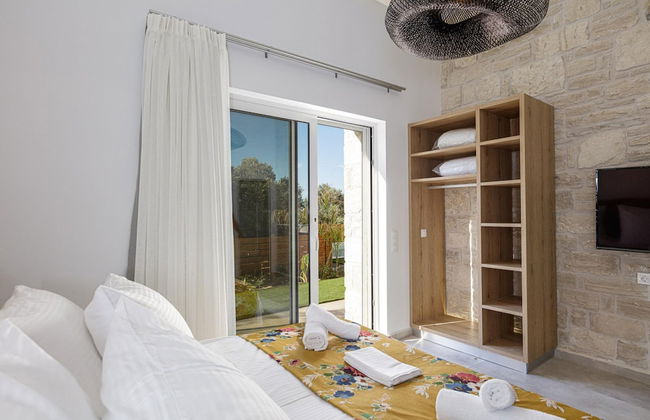 Mandana Villa - With Private Pool Jacuzzi - Photo 31