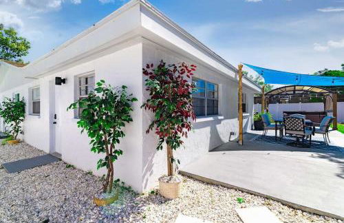 Renovated 3B 2BA, oasis yard Hot tub - Foto 6