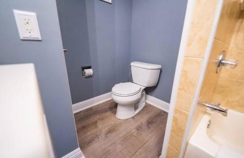 Modern Stay on Green Valley - 2.5 Mi to Downtown - Foto 33