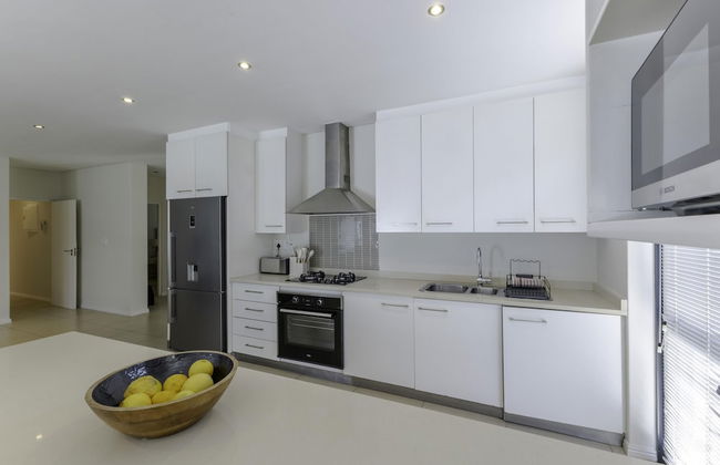 Newly Renovated 3 bed Apartment With Splashpool - 2283 - Photo 28