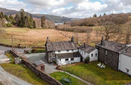 Field Cottage - Photo 1