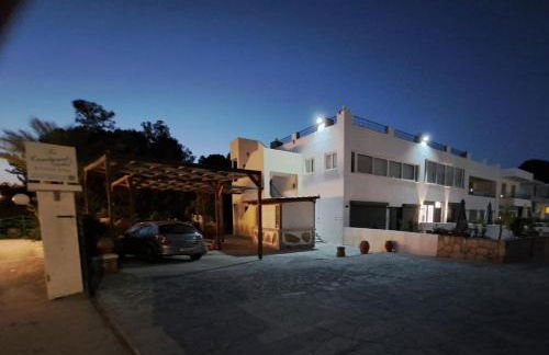 Courtyard Luxury Suites “ APOSTOLOS” - Foto 17