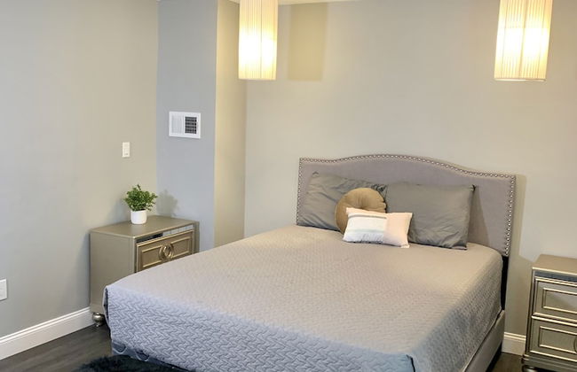 Texas Hold-em Duplex- 3BR Free Parking - Foto 3