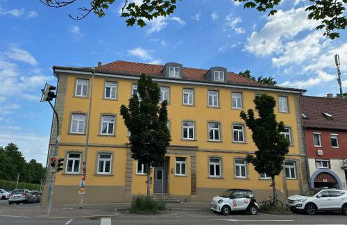 BELLA - Business&Family - 2 Zimmer direkt neben Schloß, Parkplatz, SmartTV, Netflix, Waschmaschine, 24h Checkin, 71qm, Kingsizebett, Hotelbettwäsche - Foto 8