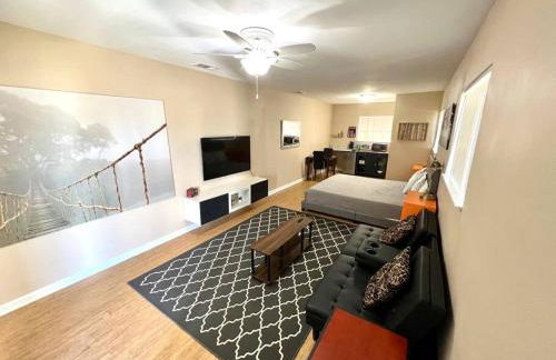 Central Private King Suit Washer Dryer 2 Miles to Hospital - Foto 2