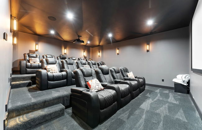 Gray Fox Lodge by Avantstay Waterslide Pool Theater Sleeps 23 - Foto 5