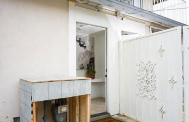 Big gated yard, Work play room, King bed - Foto 24