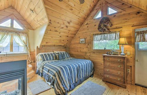 Resort Cabin with Fire Pit Golf, Hike and Play! - Foto 17