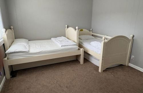 Charming Cottage with Fenced Backyard Pet Friendly - Foto 9