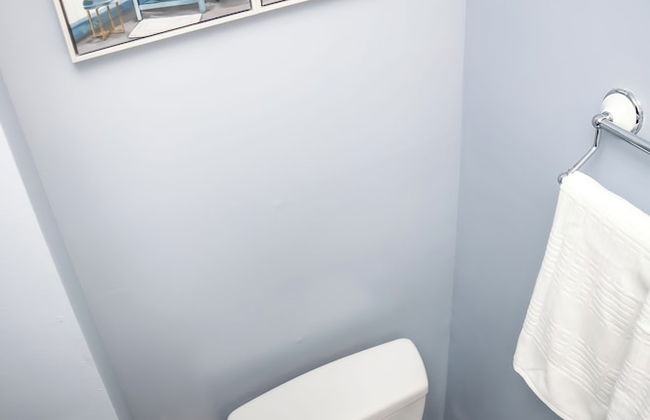 Downtown Cozy 2 BR Apt - 4min drive MardiGras Park - Photo 22